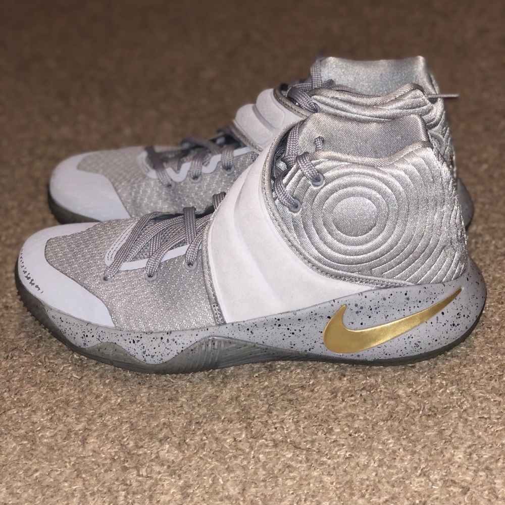 Kyrie 2 “Battle Gray”